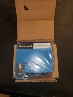 HONEYWELL RM7890A1015 AUTOMATIC PROGRAMMING CONTROL