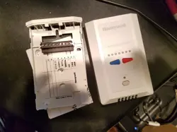 HONEYWELL T7771A 1005 TEMPERATURE CONTROL WALL MODULE