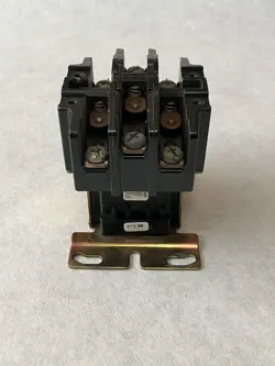 CONTACTOR