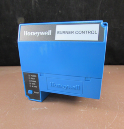 HONEYWELL RM7890A1015 BURNER CONTROL NEW NO BOX