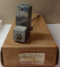 NEW HONEYWELL LP920A1021 PNEUMATIC INTEGRAL BULB TEMPERATURE CONTROL 30-150F