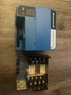RM7895C1012 W/