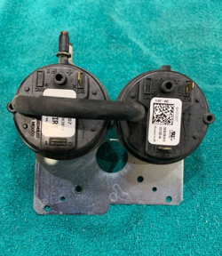 LENNOX ARMSTRONG 101126-04 26W44 2-STAGE PRESSURE SWITCH HONEYWELL BA20207