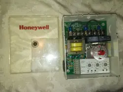 T7075B REV. C  97-3705 HONEYWELL REMOTE TEMP. CONTROLLER