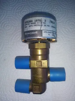 HONEYWELL VP526A 1076 PNEUMATIC UNITARY 3 WAY PRESSURE VALVE