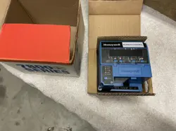 1PC BRAND NEW HONEYWELL RM7838B1013 BOILER BURNER CONTROL