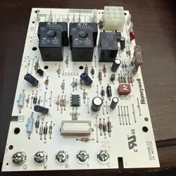 ARMSTRONG 39M84 FAN CONTROL BOARD REPLACES ST9103A1069 (C2)