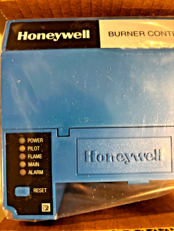NEW IN BOX HONEYWELL RM7897A1002/ RM7897 A 1002 AUTOMATIC PROGRAMMING CONTROL