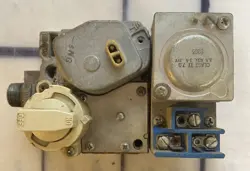 HONEYWELL VR845P1016 NAT GAS VALVE VR845P