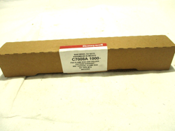 NEW HONEYWELL C7008A-1000 FLAME ROD&HOLDER