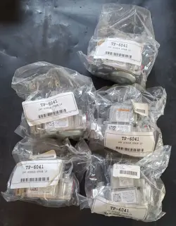 ONE(1) HONEYWELL VR8215M5726 TP-6041 SINGLE STAGE LP 24V GAS VALVE