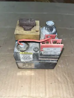 HONEYWELL VS820 A5204 SINGLE VALVE STANDING PILOT GAS CONTROL VS820A5204