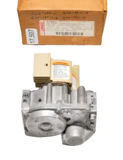 LENNOX 27H01 DUAL VALVE W/ REGULATOR HONEYWELL VR8200J1803
