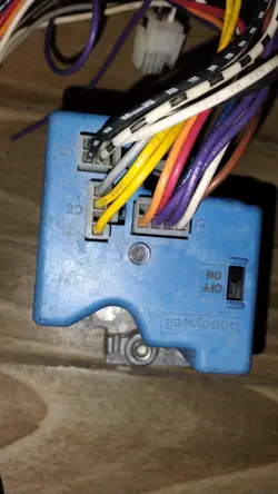 HONEYWELL FURNACE SMART GAS VALVE SV9520H8034