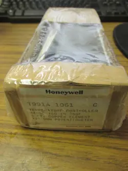 NEW HONEYWELL AQUASTAT T991A-1061, MODULATING TEMP CONTROLLER, 160-260F,..G-65C