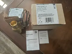 BRAND NEW HONEYWELL V8043B1027/U 24 VAC 3/4