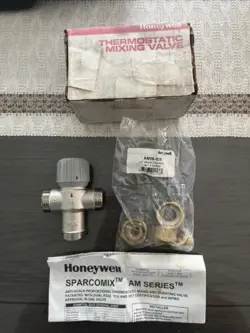 HONEYWELL 1/2” NPT , AM100-US-1 SERIES THERMOSTATIC MIXING VALVE