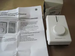 HONEYWELL T4398A1021 PRECISION ELECTRIC HEATING THERMOSTAT, WHITE, NEW