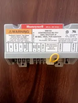 HONEYWELL S8610U IGNITION CONTROL MODULE S8610U