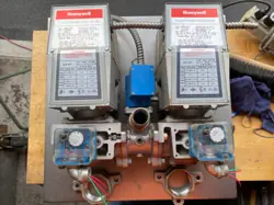 HONEYWELL V4055A 1007/1064 FLUID POWER GAS VALVE ASSEMBLY