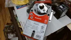 LOT OF 2 HONEYWELL MS7505A2130 CONTROL WITH MOUNTING BRACKETS
