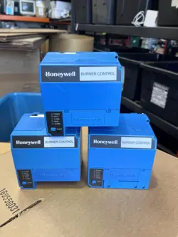 LOT 3 HONEYWELL BURNERS L RM7895C X 2 & RM7840  CONTROL WITH FLAME AMP RECTIFIER