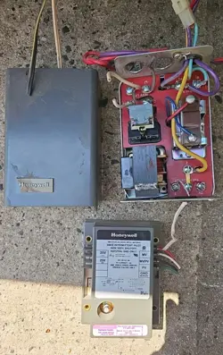 HONEYWELL L8148E AQUASTAT RELAY BOILER CONTROL L8148