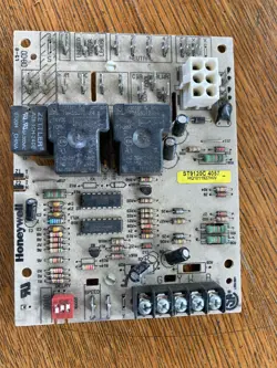 ST9120C4057 HQ1011927HW HONEYWELL HEIL QUAKER FURNACE CONTROL.READ DESCRIPTION