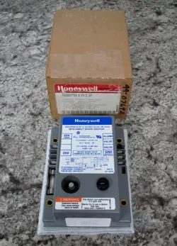 NEW HONEYWELL S87D1012 FURNACE DIRECT SPARK IGNITION CONTROL BOARD MODULE