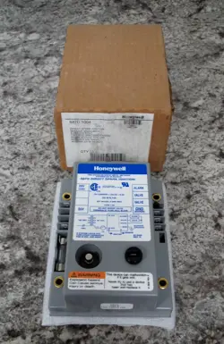 NEW HONEYWELL S87D1004 FURNACE DIRECT SPARK IGNITION CONTROL BOARD MODULE