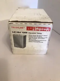 HONEYWELL L8148J1009 AQUASTAT RELAY.        A