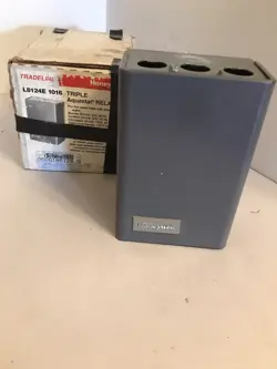 HONEYWELL L8124E1016 TRIPLE AQUASTAT RELAY.    A