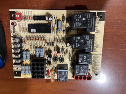 HONEYWELL # 031-01933-000 LENNOX  # 1012-83-9651B FURNACE CONTROL CIRCUIT BOARD
