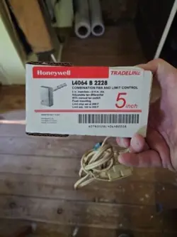 NEW HONEYWELL L4064B2228 5