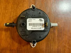 NEW HK 06NB 123, HONEYWELL HK06NB123, PRESSURE SWITCH FURNACE AIR MULTIPLE APPS