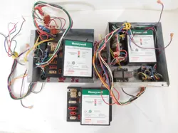THREE (3) HONEYWELL S9301A INTEGRATED BOILER CONTROL 511-330-165  S9301A-1001U