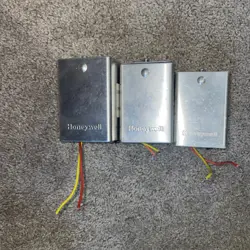 GENUINE HONEYWELL DAMPER ACTUATOR ZONING SWITCH M847D1004 LOT OF 3