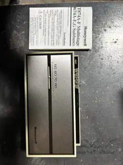 HONEYWELL T874F 1015 MULTISTAGE THERMOSTAT 24V