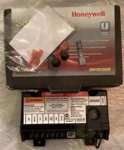 NEW IN BOX HONEYWELL S8610U3009 INTERMITTENT PILOT CONTROL RA