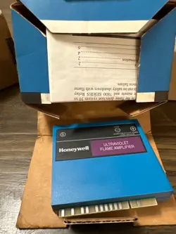 HONEYWELL ULTRAVIOLET AMPLIFIER R7849 A 1023