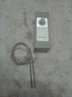 HONEYWELL TEMPERATURE CONTROL TYPE-T675A