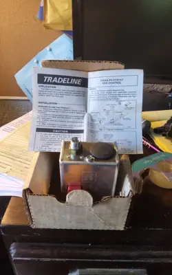 NOS HONEYWELL TRADELINE  C434A-1013 / C434A1013 ELECTRIC PILOTSTAT PILOT SAFETY