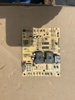 GOODMAN AMANA ST9120D 3009 GAS PACKAGE CONTROL BOARD B18099-11  HONEYWELL