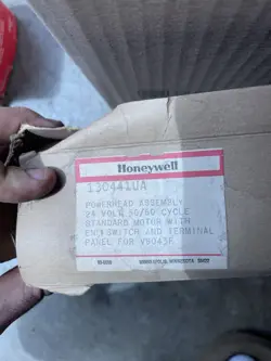 NEW HONEYWELL 130441UA 24V 50/60CY .32AMP END SWITCH FREE SHIPPING