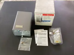 NEW HONEYWELL TRADELINE L8148E1265 AQUASTAT RELAY W/ VENTER DAMPER 120VAC - USA
