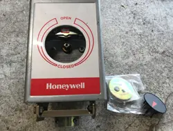 HONEYWELL Q5001D 1018 VALVE BRACKET AND LINKAGE