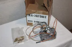 NEW HONEYWELL VR8204A2001 SPARK IGNITION FURNACE GAS SOLENOID VALVE 24V 60HZ