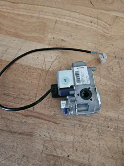 HONEYWELL VK8115V 1036 GAS VALVE