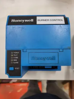 HONEYWELL RM7897A1002 AUTOMATIC PROGRAMMING CONTROL,
