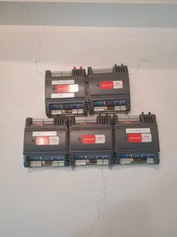 LOT OF 5 HONEYWELL SPYDER SYLK ENHANCED VAV CONTROLLER PVB4024NS